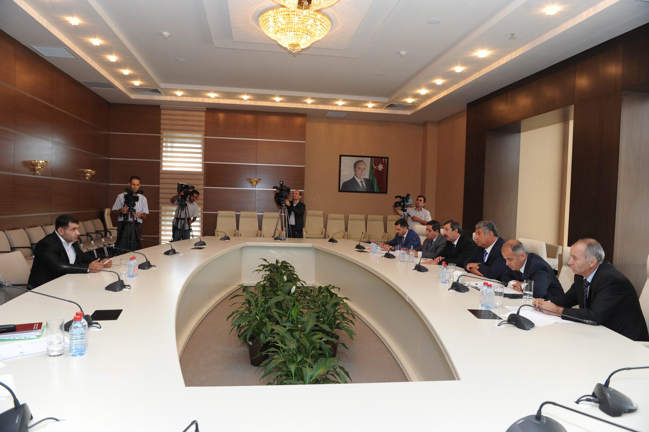 Sbs sport azerbaycan. Минспорта Азербайджана. Министерство молодёжи и спорта Азербайджана. Idman naziri vector. S?ki s?h?rind? Regional Seminar.