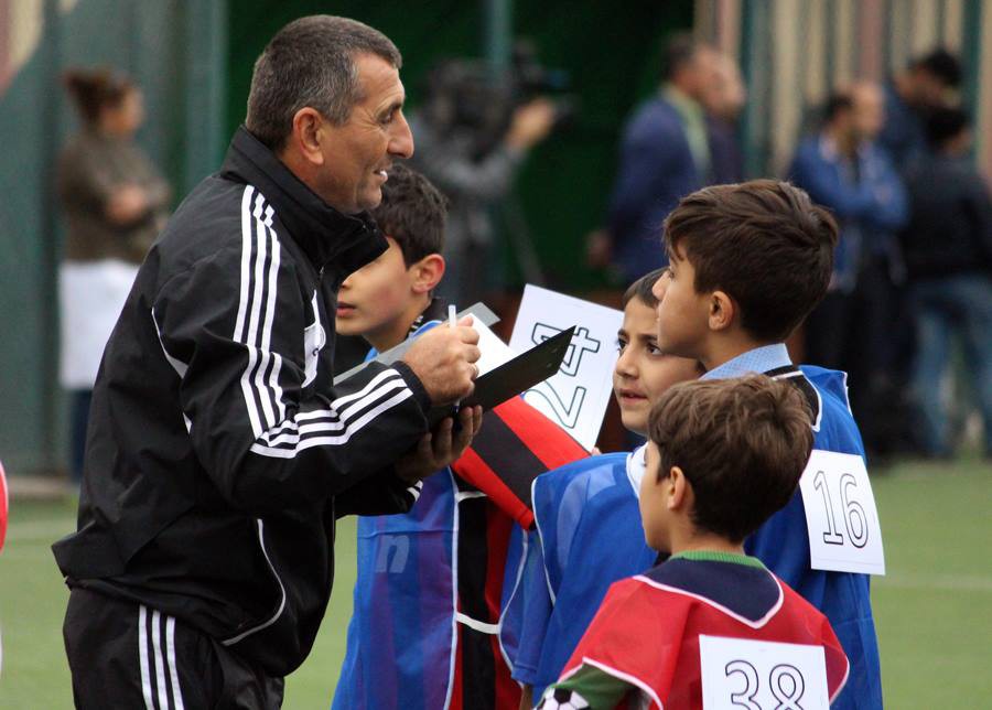 13 yaşlı aqresiv futbolçular cəzalandı, İslam Kərimov da 