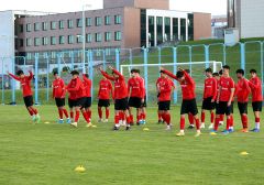 Сборная Азербайджана готовится к матчу с Беларусью на Тракторе