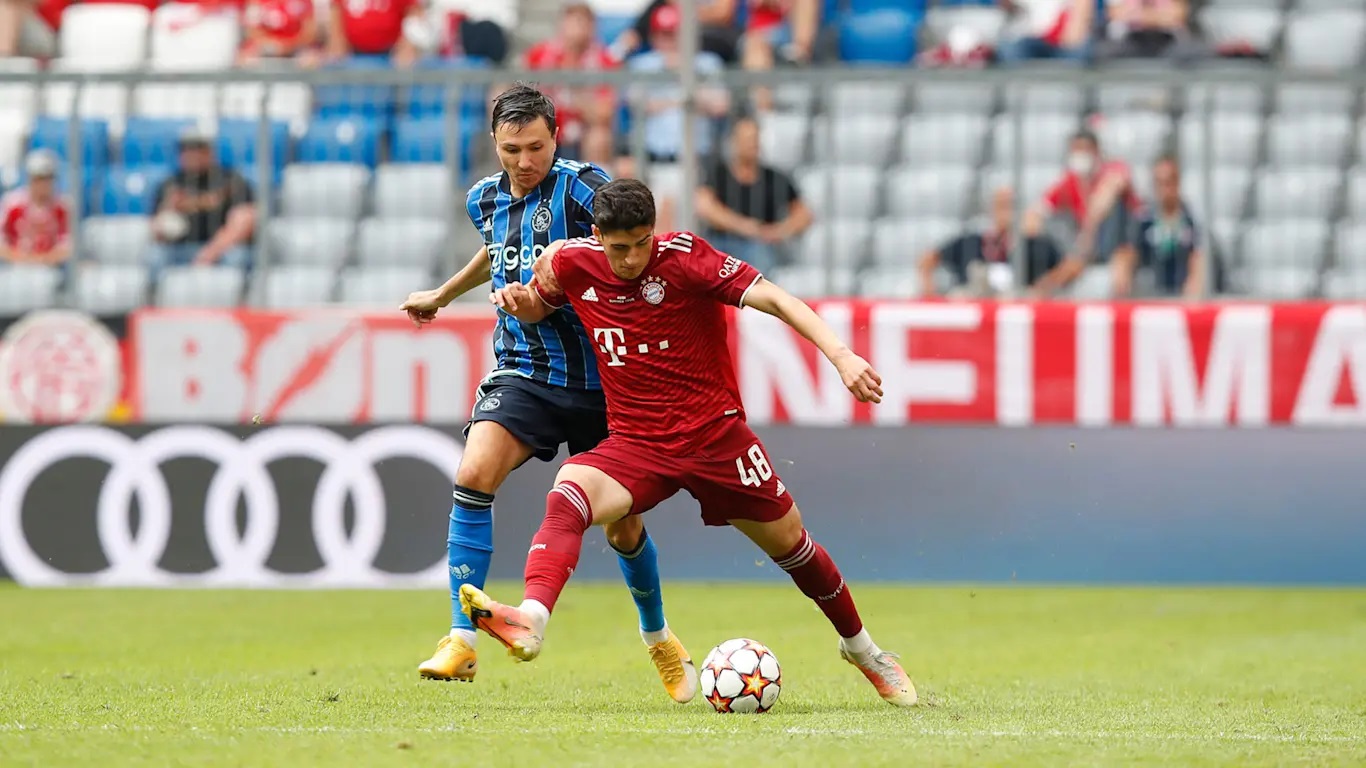 аякс бавария 1978. бавария против ман сити. бавария манчестер сити. товарищеские матчи баварии. бавария милан сезон 2002/2003.