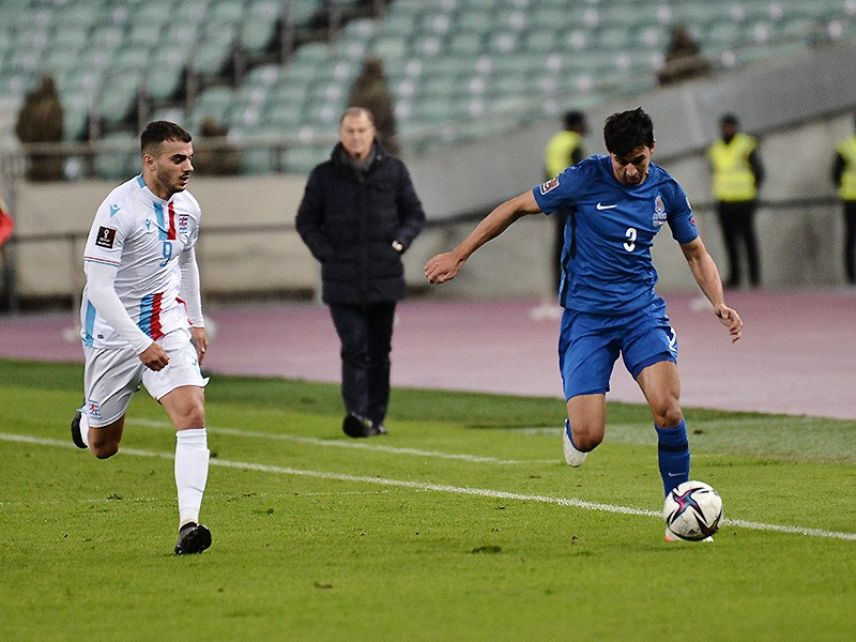 Азери спорт. Салахлы азер футболист. Кубок Азербайджана по футболу 2014 нефтчи. Азер Салахлы азербайджанский футболист футбольный клуб нефтчи Баку. Р. Джавадов Азербайджан.