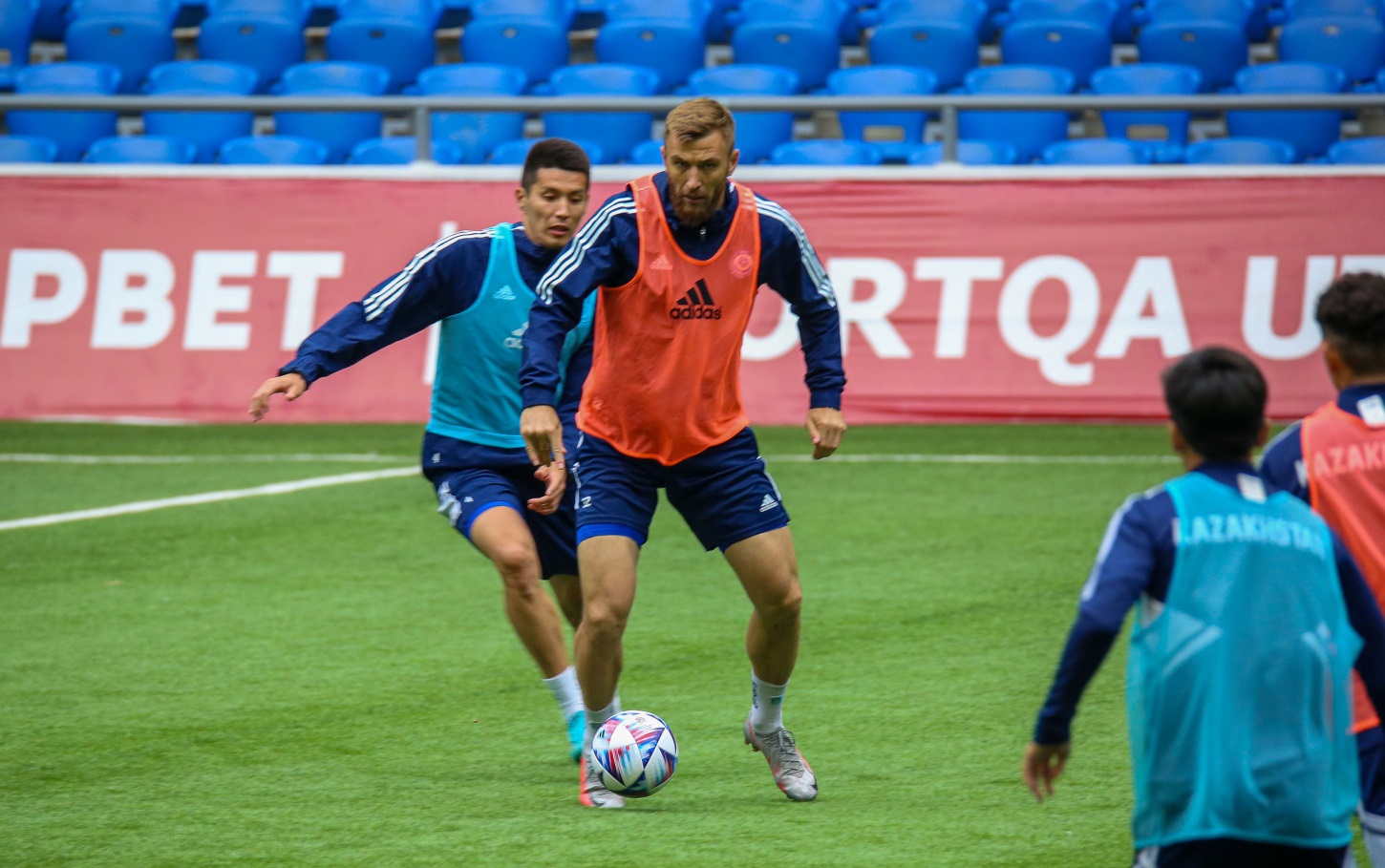 Казахстан лишился четверых перед матчем с Азербайджаном