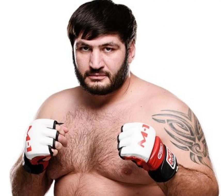 Азербайджанский боец будет биться за серебряный пояс