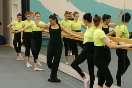 Беатрис Брито АГИЛЕРА: Элементы национальных танцев позволяют азербайджанским гимнасткам демонстрировать запоминающиеся композиции
