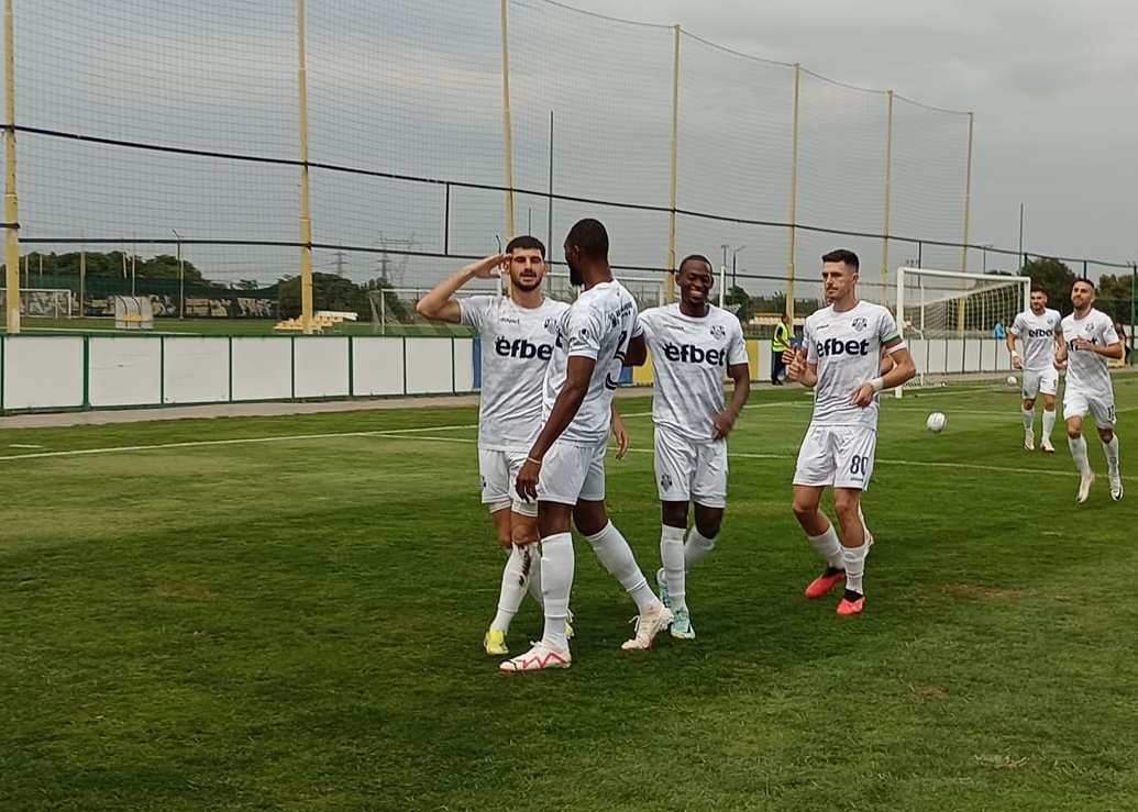 Дебютный гол в Болгарии Гусейнов отметил, отдав воинскую честь