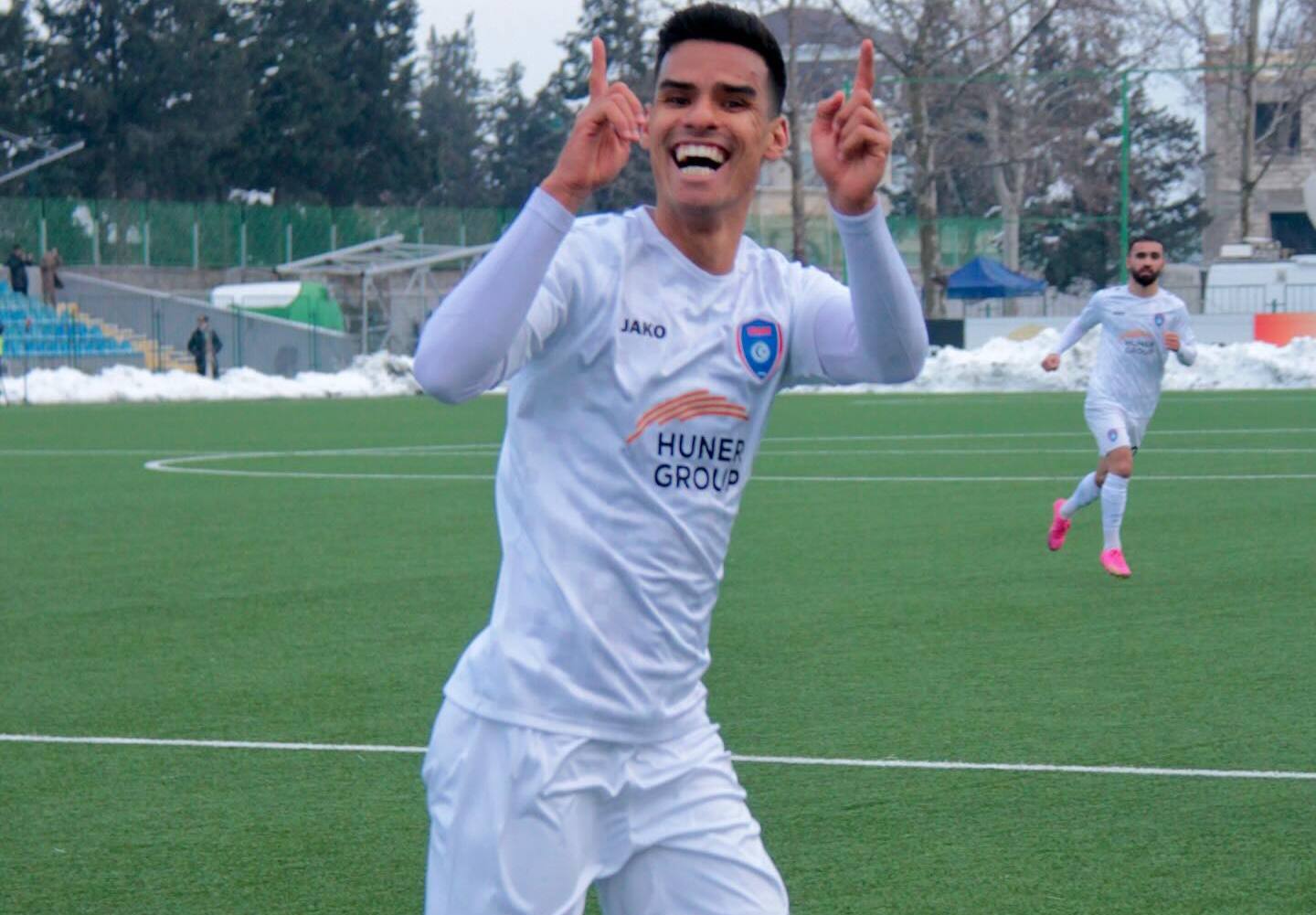 Туран-Товуз не хочет расставаться с бразильцем