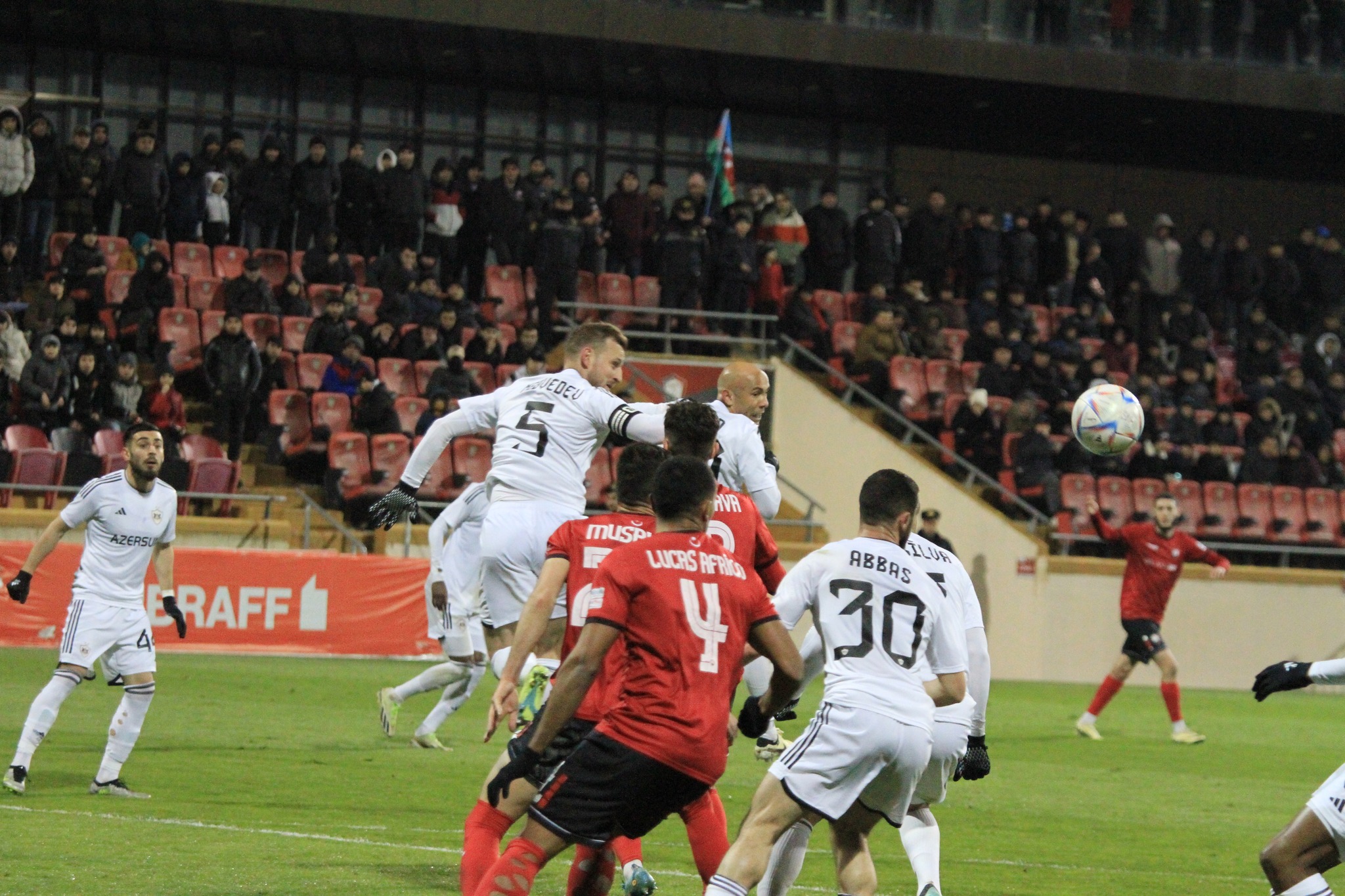 Карабах разгромил Габалу, игравшую в меньшинстве